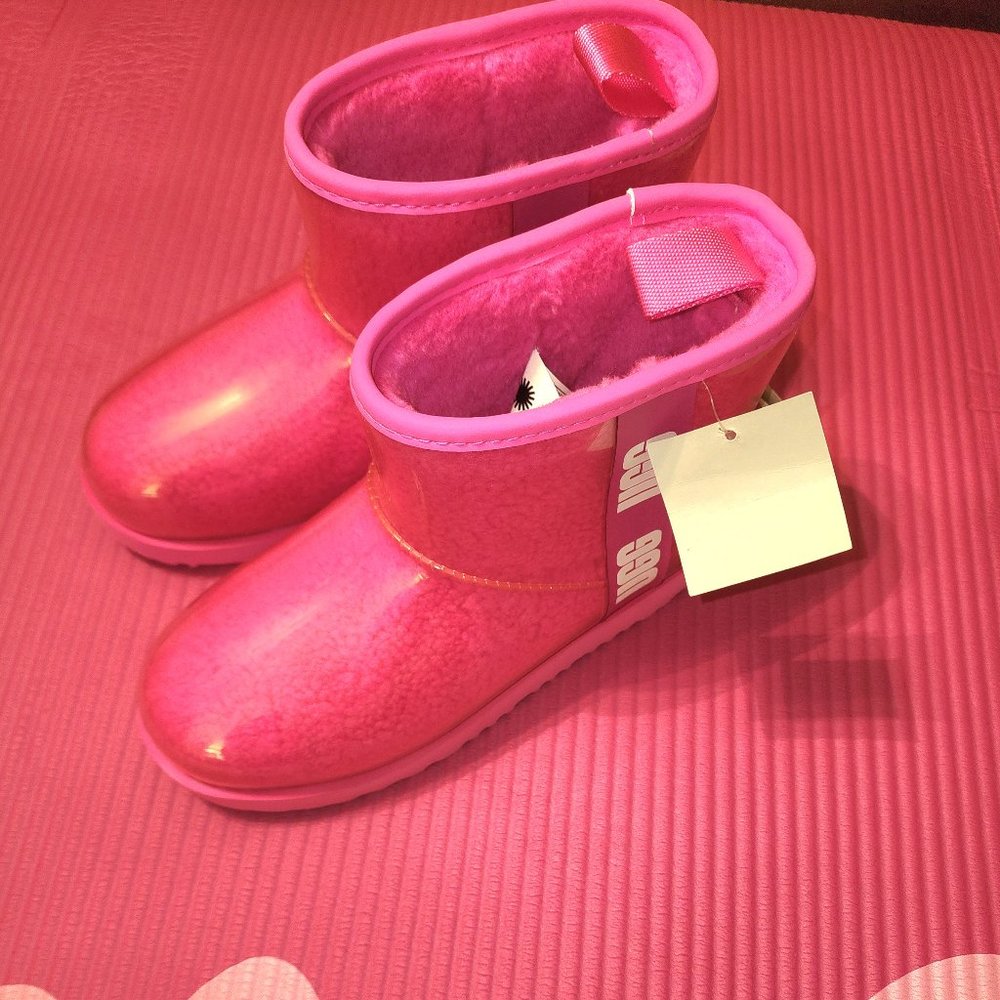 ☆DISCONTINUED!!! BARBIE PINK UGG BOOTS (FUCHSIA)